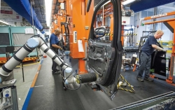 *MW 공장에 투입된 코봇 시스템[사진 출처=press.bmwgroup.com]