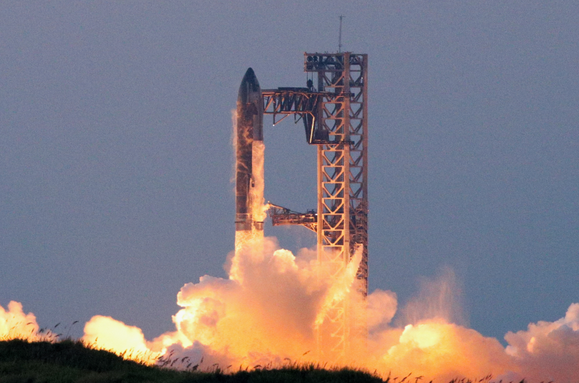 [사진=연합뉴스/스타십 5번째 시험비행 발사 장면]