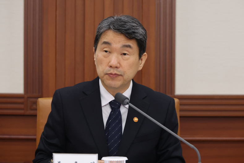 [출처=연합뉴스/ 사회관계장관회의 참석한 이주호 부총리]