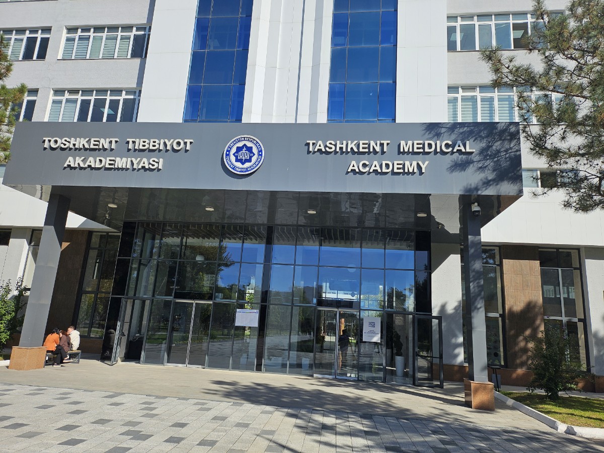 [사진=에듀진/타슈켄트 의예과 건물 입구]